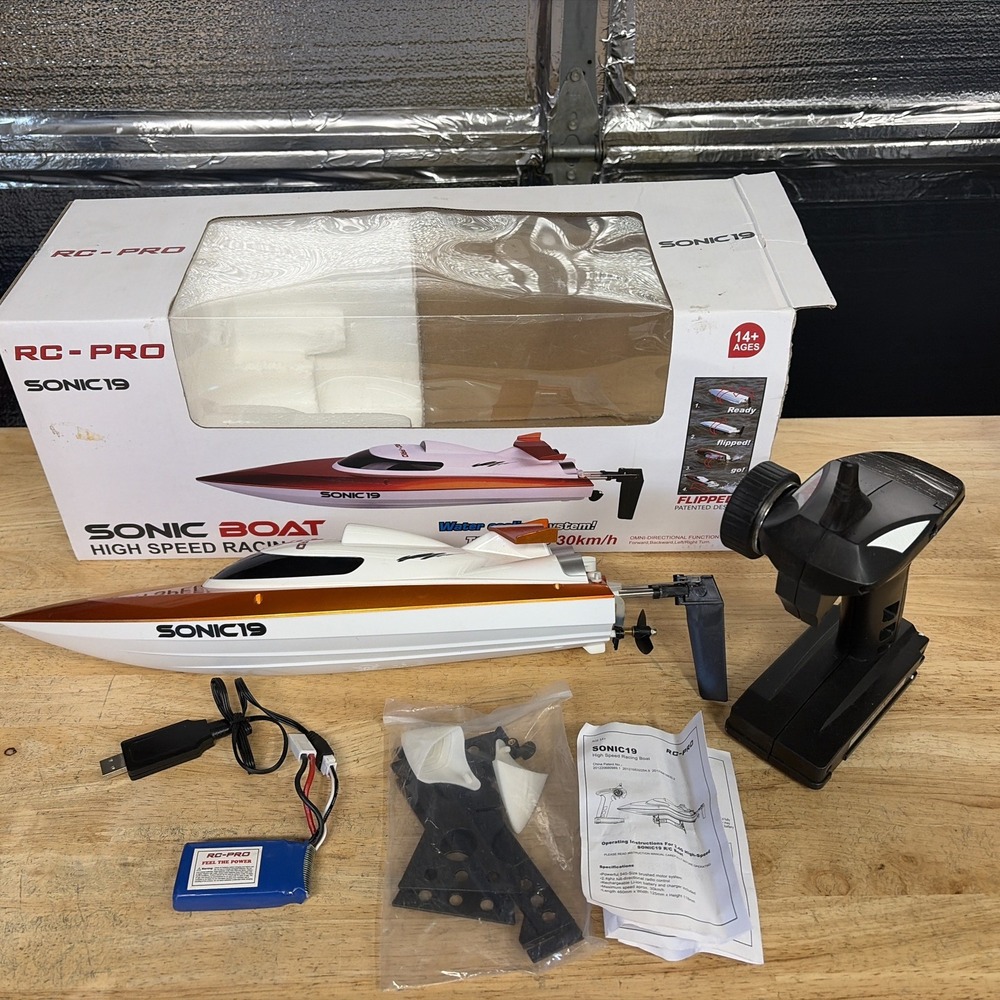 RC Pro Boat - Sonic Boat 19 Brushless High Speed Racing 19" Flipped 30km/h